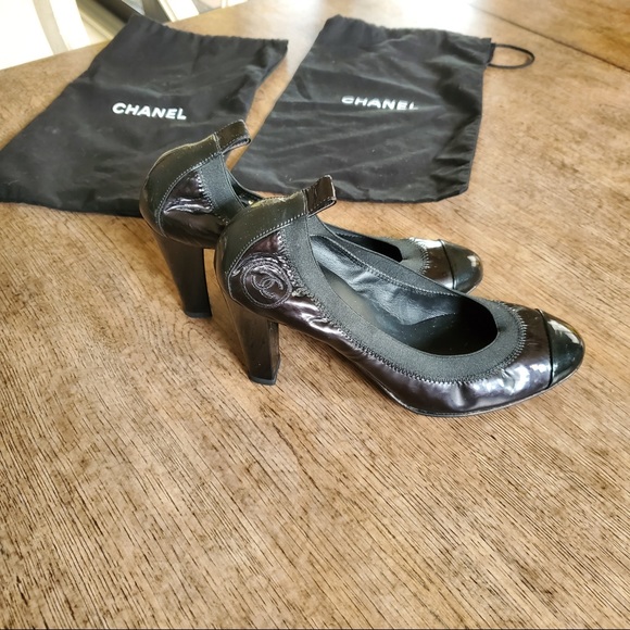 Chanel CC stretch black patent heels size 36C/6 - Picture 3 of 14